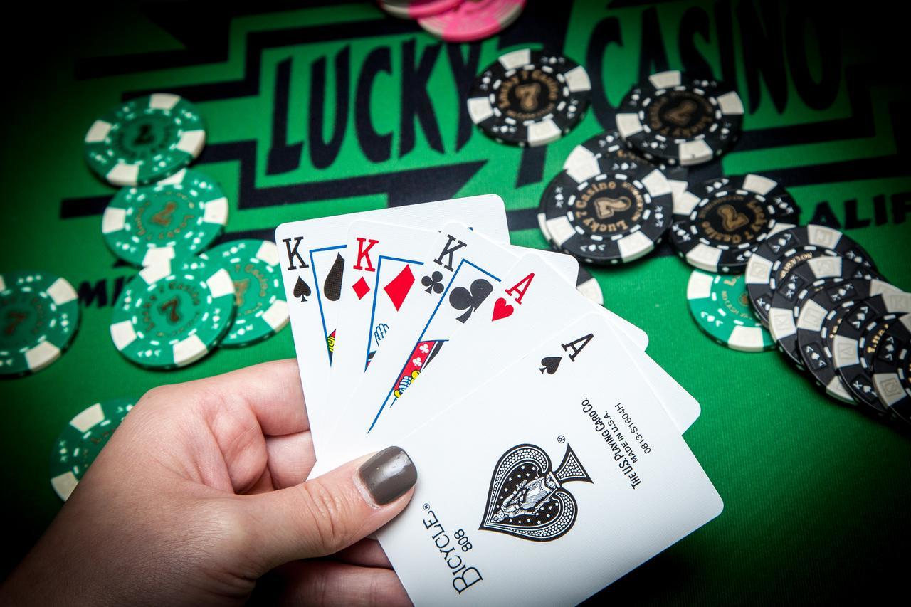 Lucky 7 Casino & Hotel Smith River エクステリア 写真